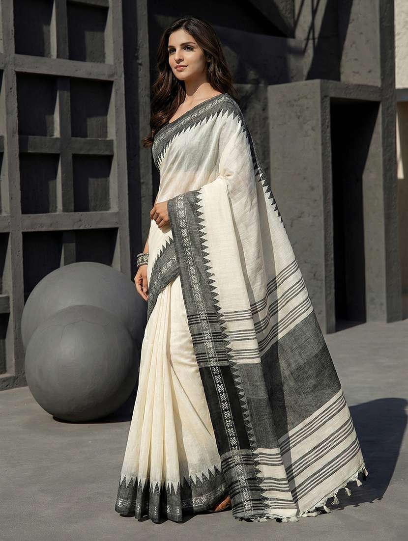 women solid with bordered handloom saree with blouse - 22502597 -  Standard Image - 1