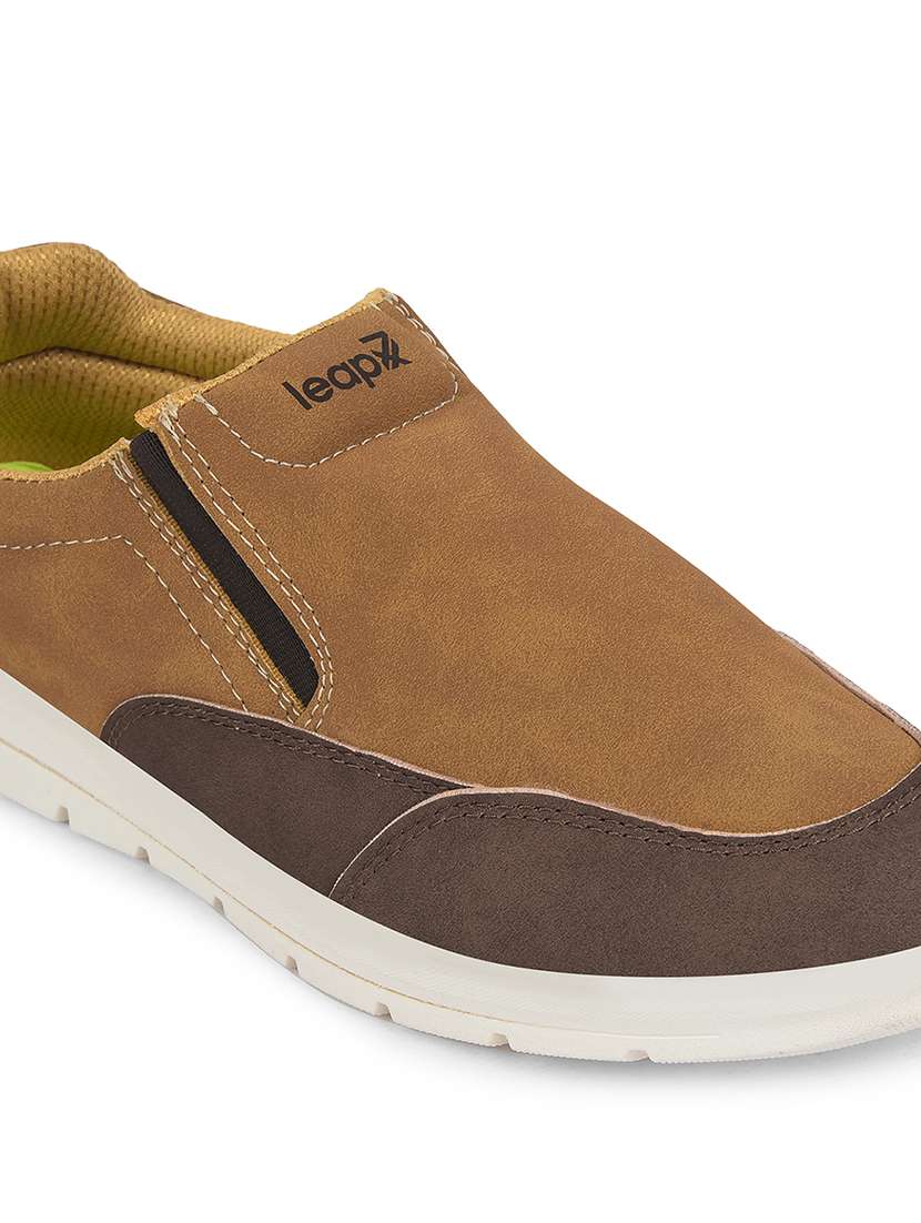 men nude slip on sneaker - 22502693 -  Standard Image - 4