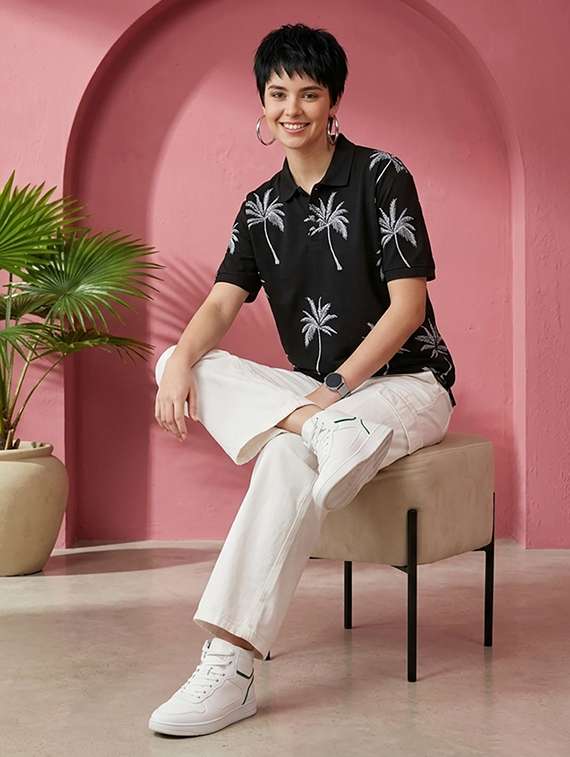 women printed short sleeves polo neck t-shirt - 22502847 -  Standard Image - 4