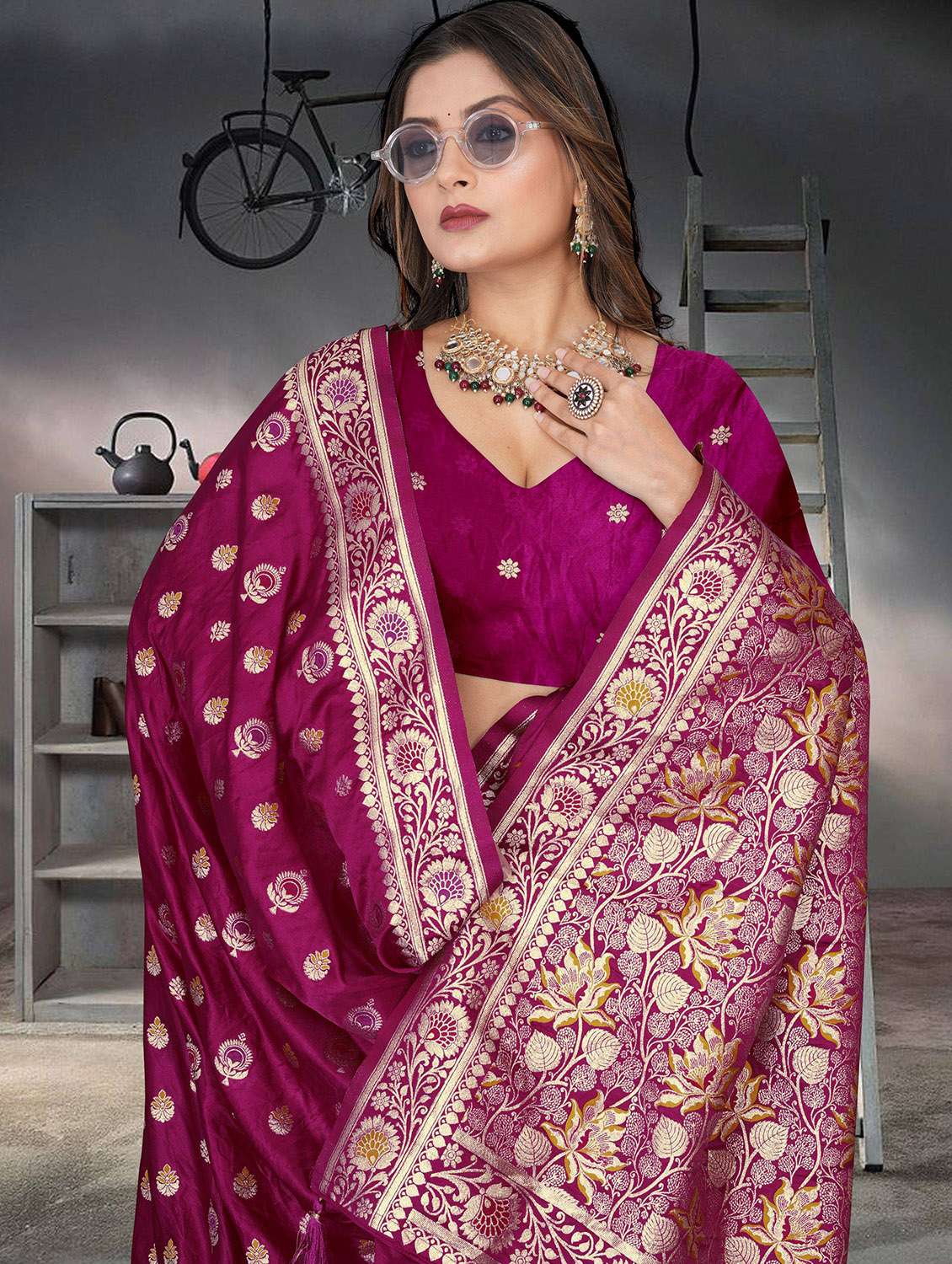 Women Self Design Banarasi Saree With Blouse - 22502909 -  Standard Image - 1