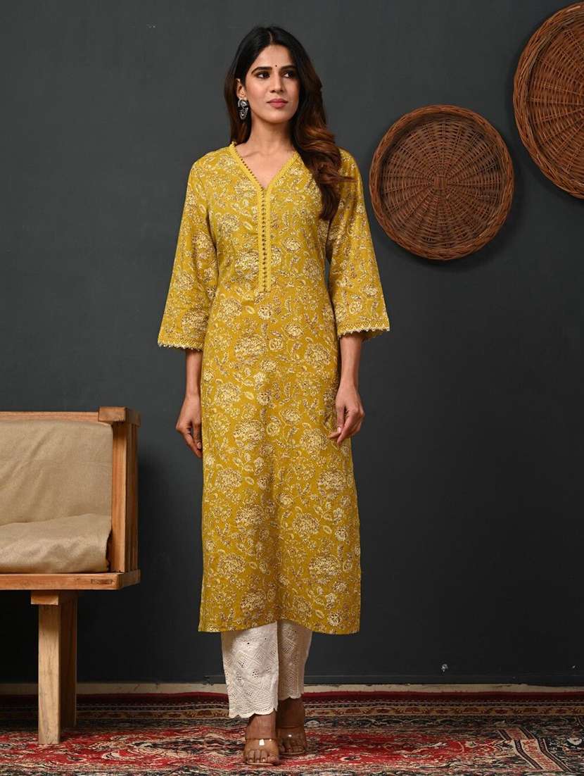 women printed three quarter sleeve straight kurta