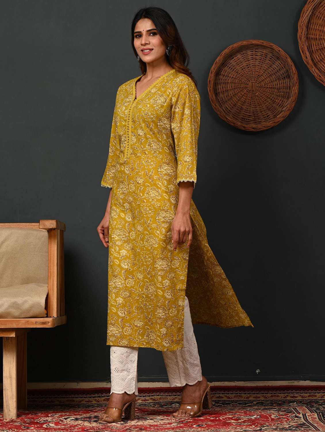 women printed three quarter sleeve straight kurta - 22502926 -  Standard Image - 4