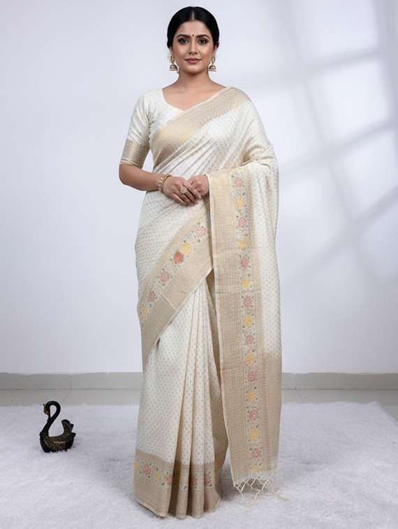 women self design banarasi saree with blouse