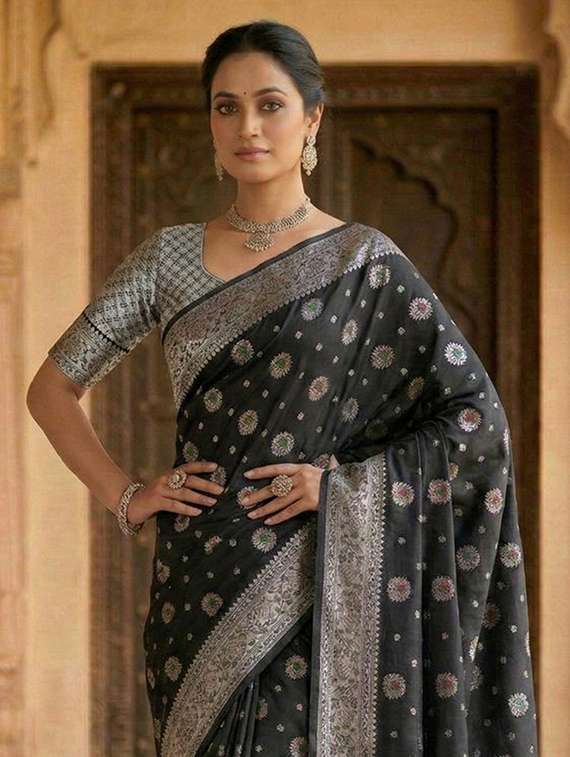 women self design paithani saree with blouse - 22502969 -  Standard Image - 1