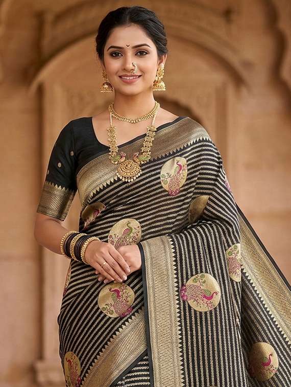 women self design banarasi saree with blouse - 22502997 -  Standard Image - 1