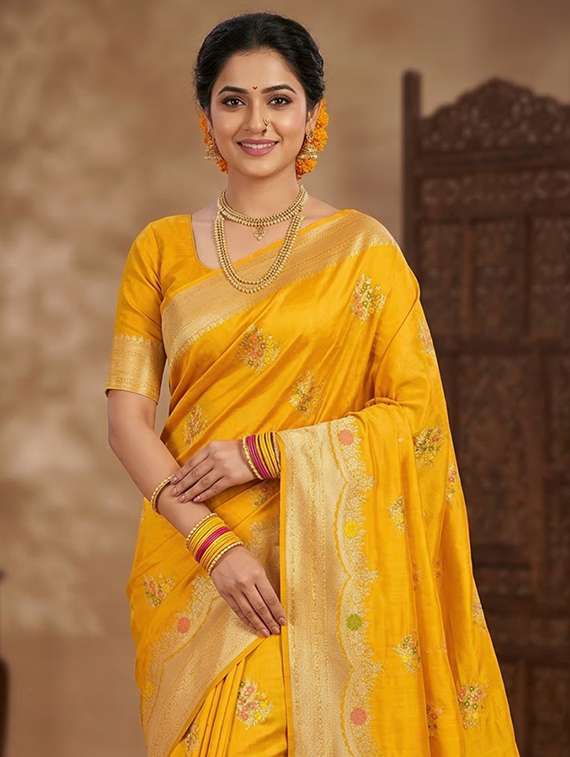 women self design banarasi saree with blouse - 22503006 -  Standard Image - 1