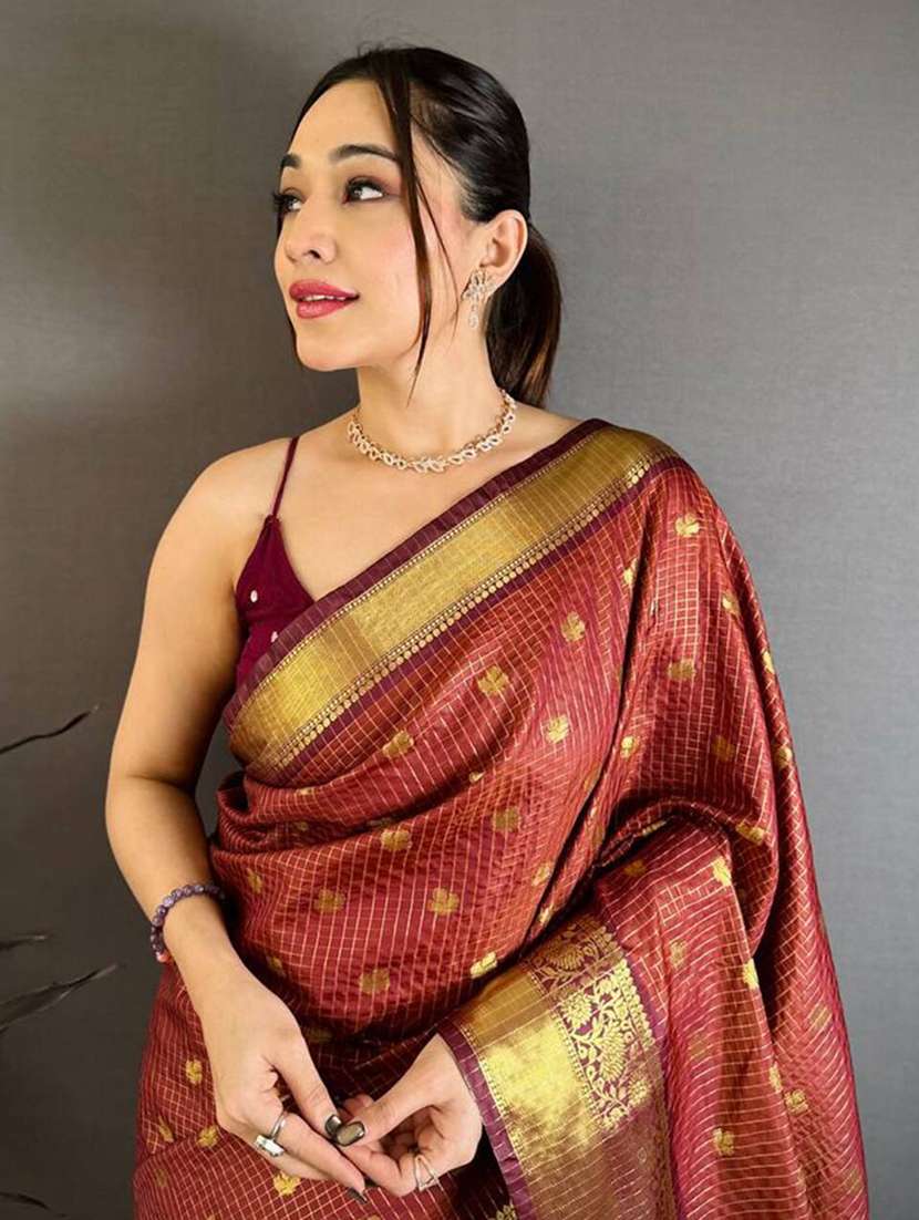 women self design bordered saree with blouse - 22503105 -  Standard Image - 1