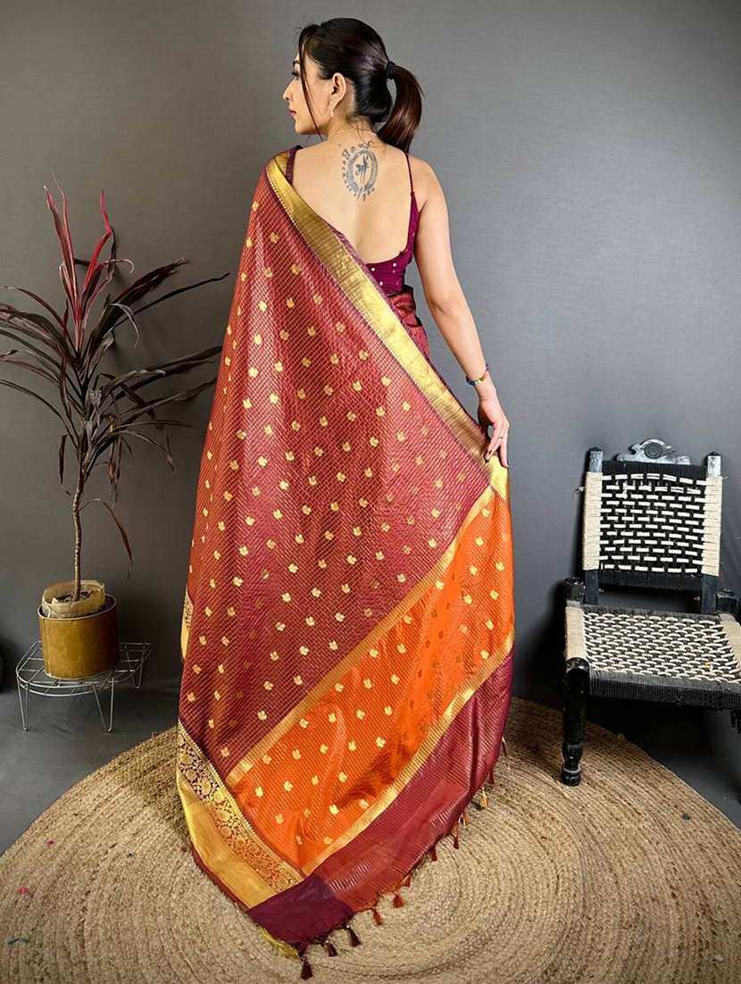 women self design bordered saree with blouse - 22503105 -  Standard Image - 4