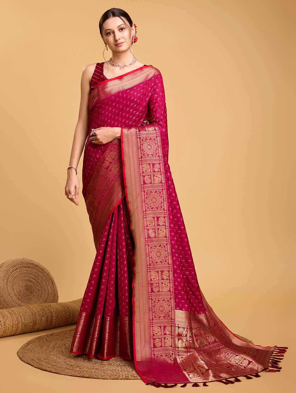 women self design banarasi saree with blouse
