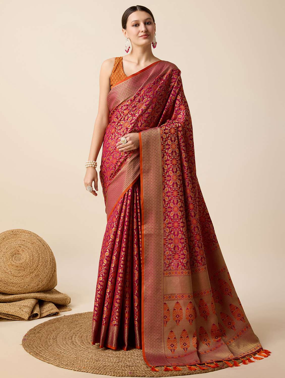 women self design banarasi saree with blouse