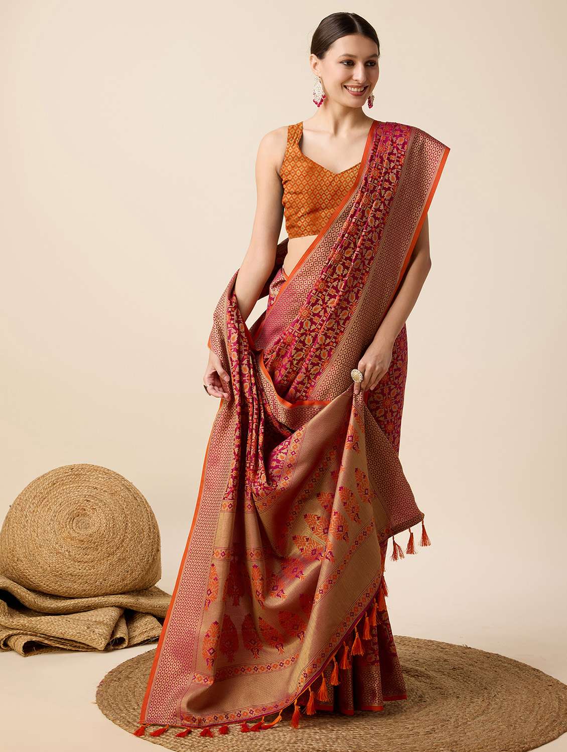women self design banarasi saree with blouse - 22503180 -  Standard Image - 4