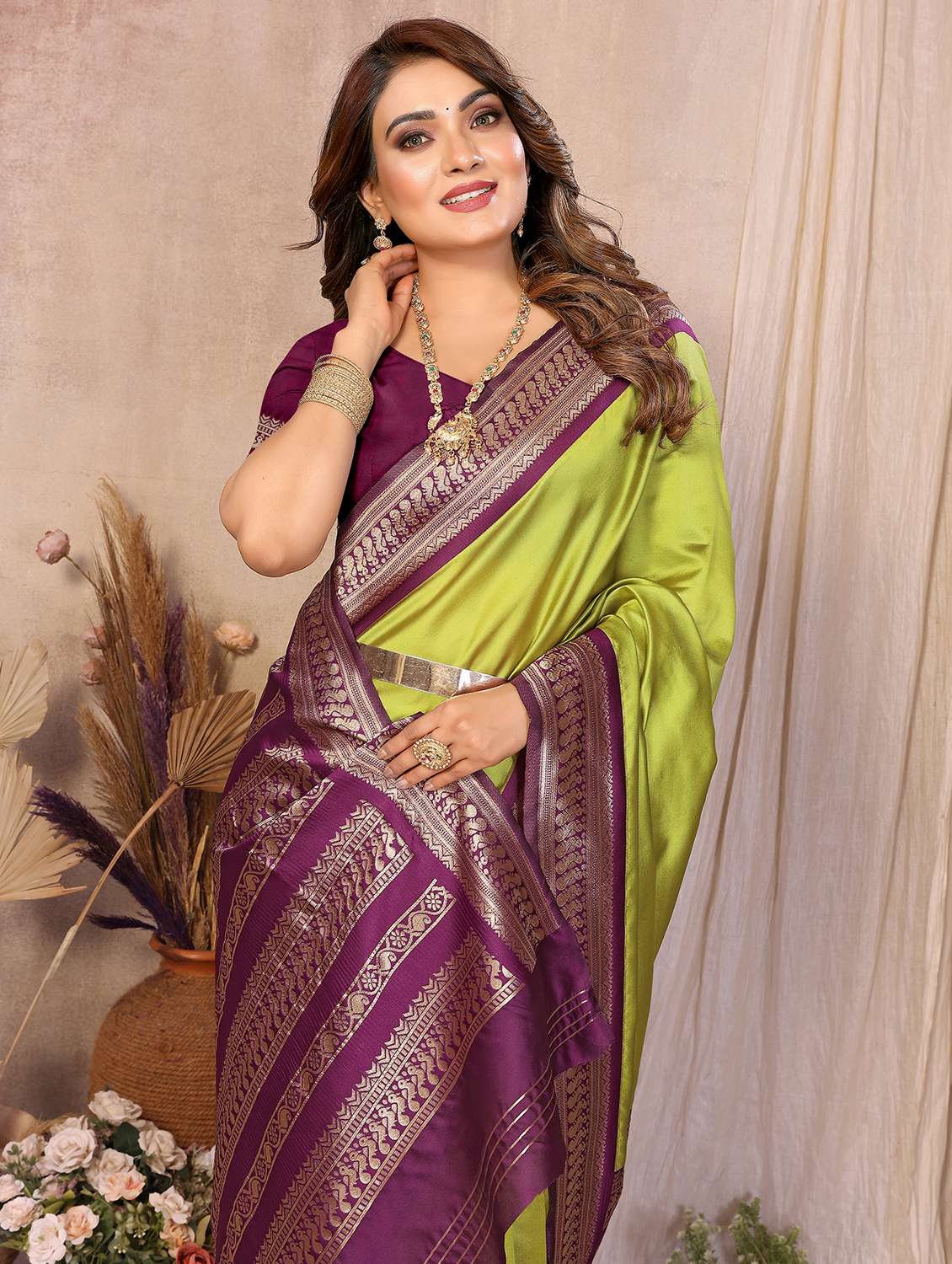 women solid with bordered saree with blouse - 22503207 -  Standard Image - 1