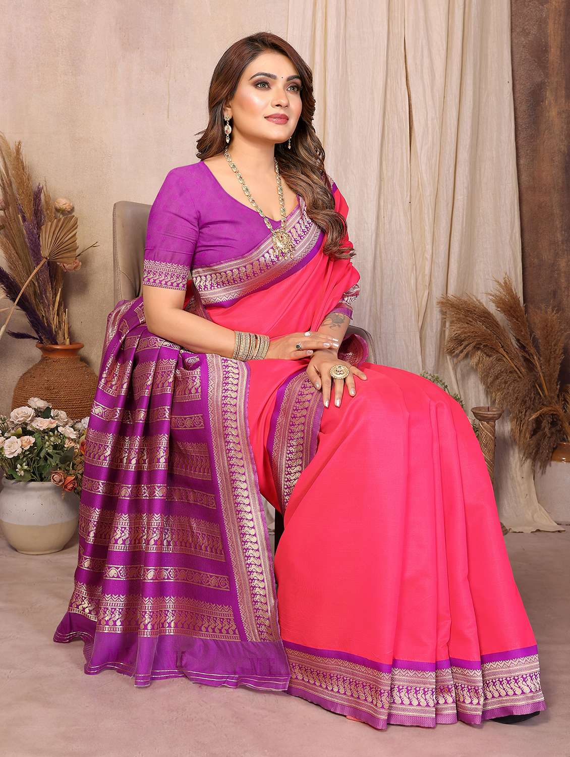 women solid with bordered saree with blouse - 22503209 -  Standard Image - 4