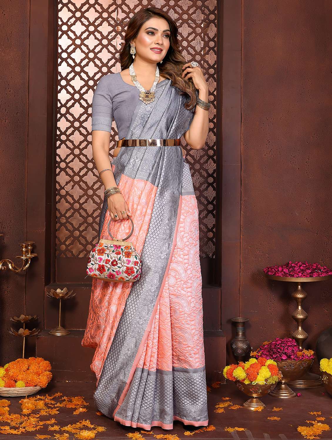 women self design banarasi saree with blouse - 22503218 -  Standard Image - 4