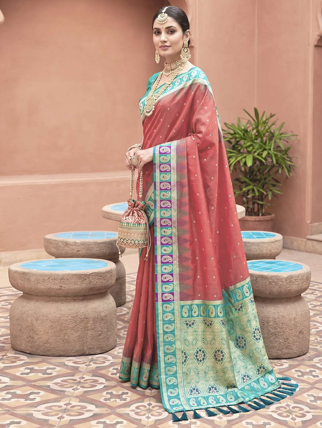 women self design kanjivaram saree with blouse - 22503225 -  Standard Image - 1