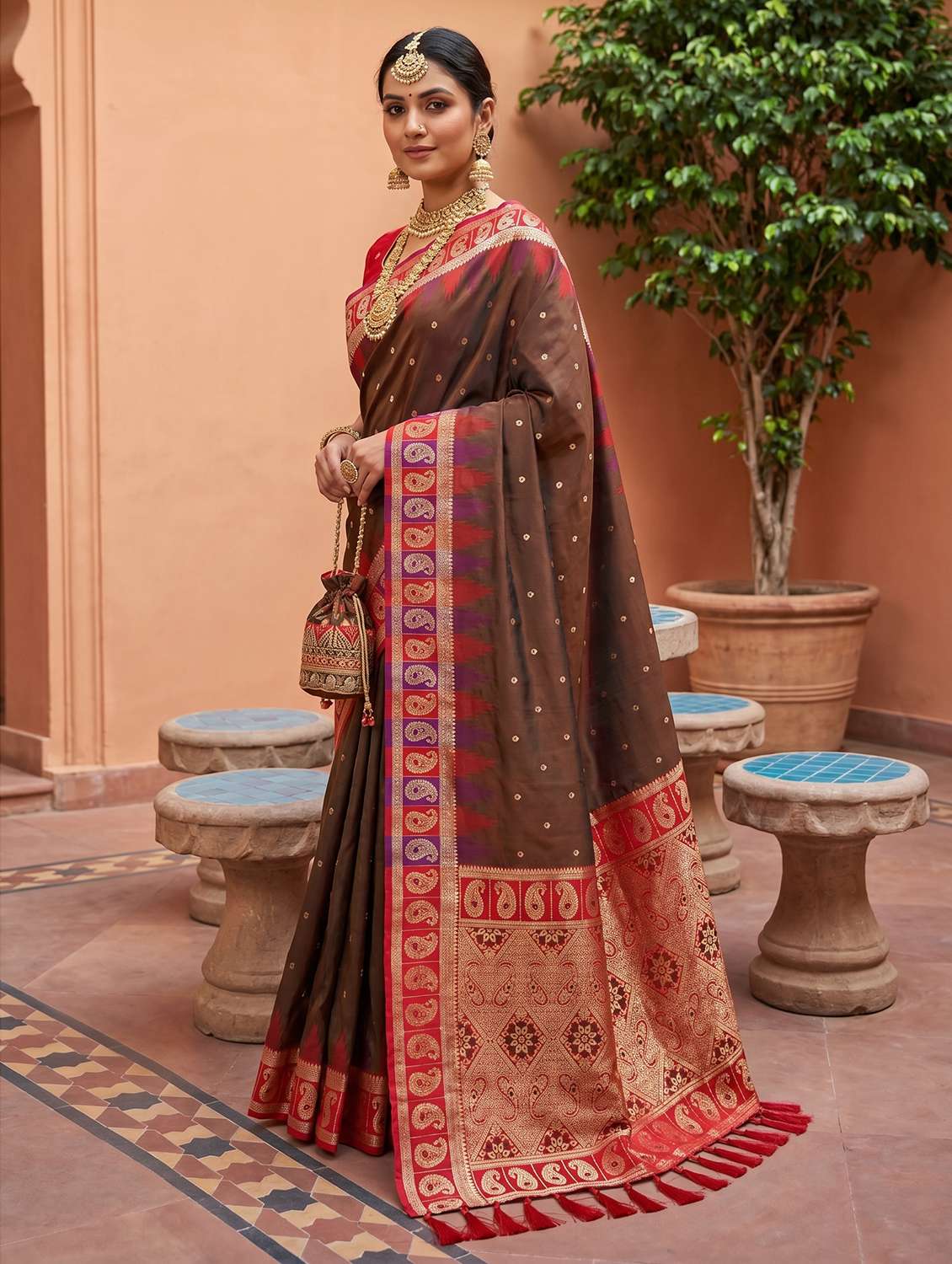 women self design kanjivaram saree with blouse - 22503227 -  Standard Image - 1