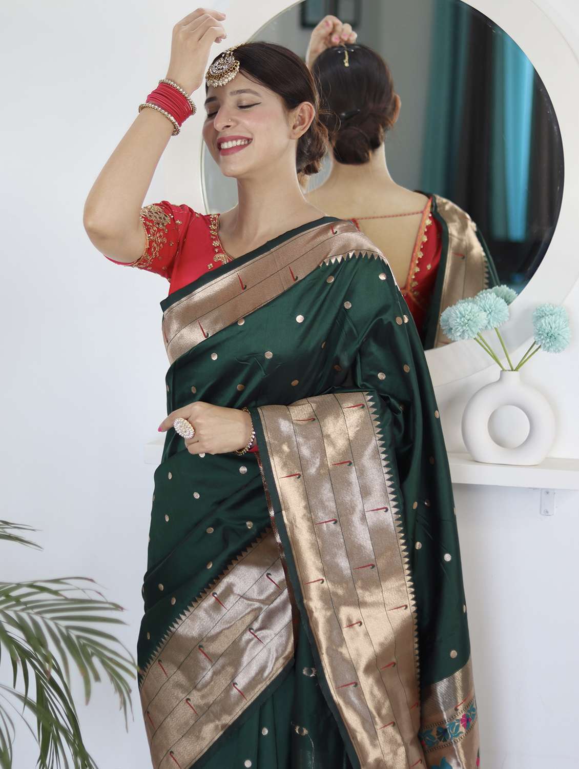 women self design paithani saree with blouse - 22503233 -  Standard Image - 4