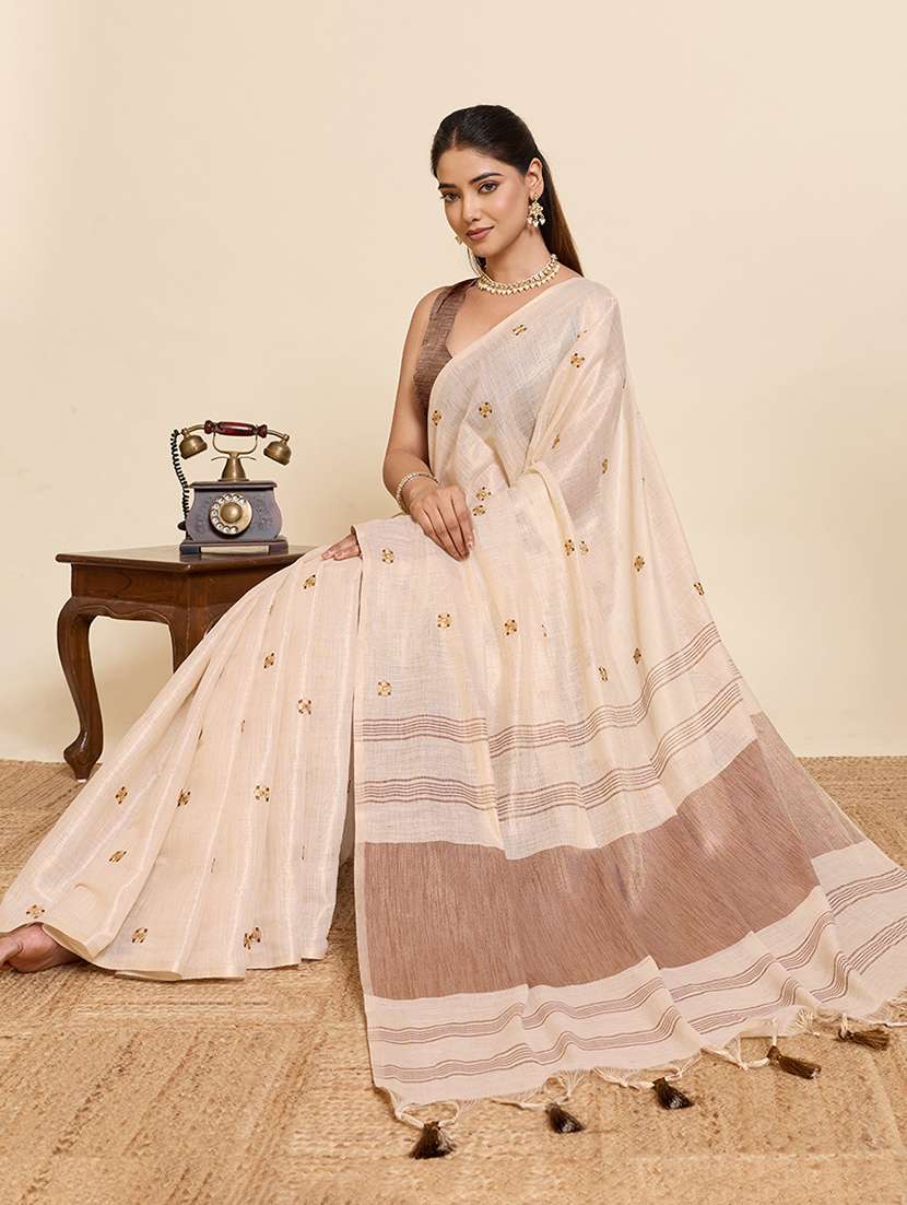 women solid with work embroidered saree with blouse - 22503335 -  Standard Image - 4