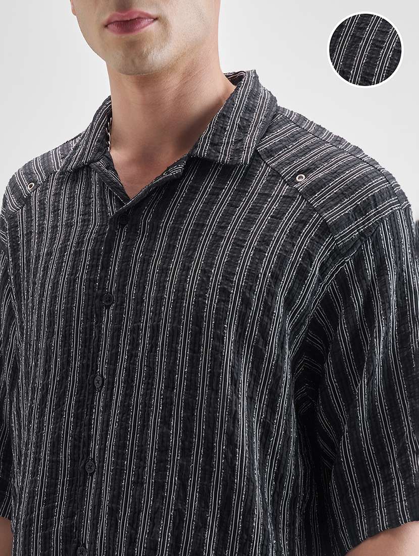 Men Textured Short Sleeve Oversized Casual Shirt - 22504552 -  Standard Image - 1