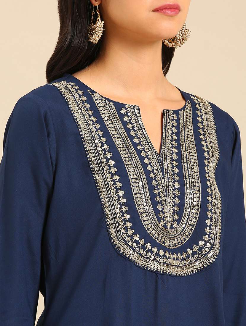 Women Embroidered Notch Neck Kurta And Pant Set With Dupatta - 22504886 -  Standard Image - 4