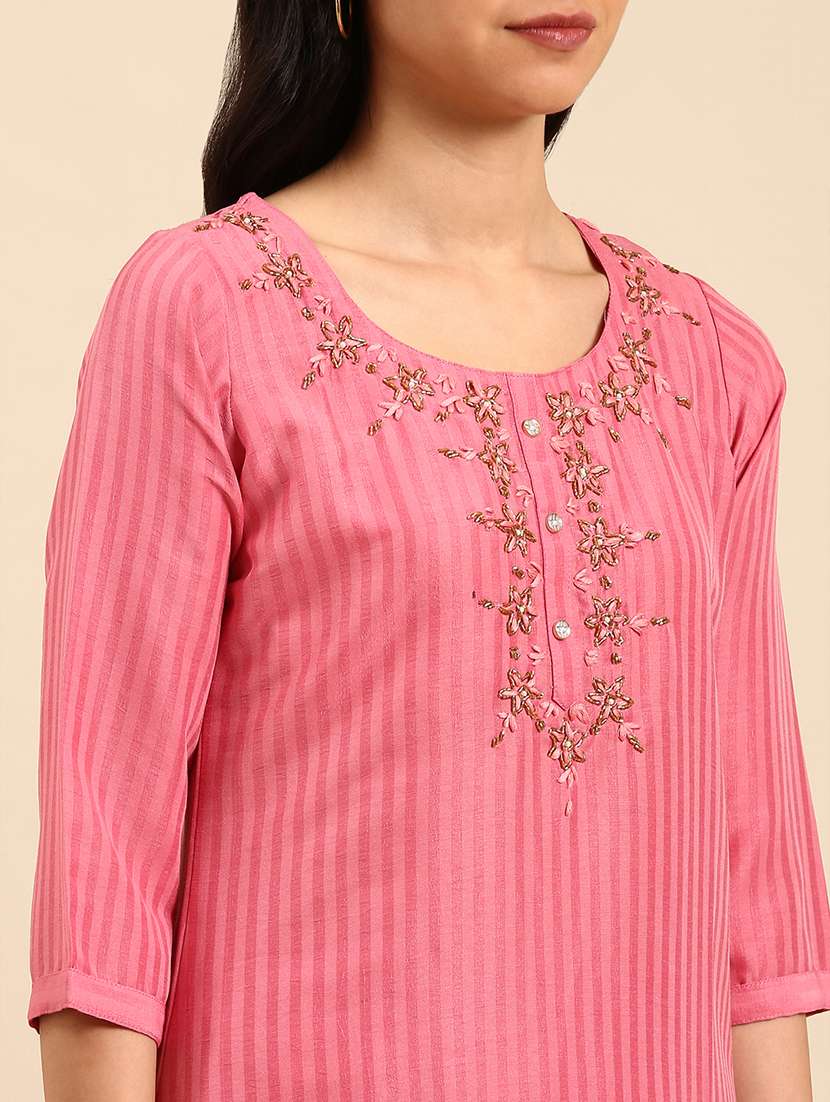 women printed round neck kurta and pant set  - 22504891 -  Standard Image - 4