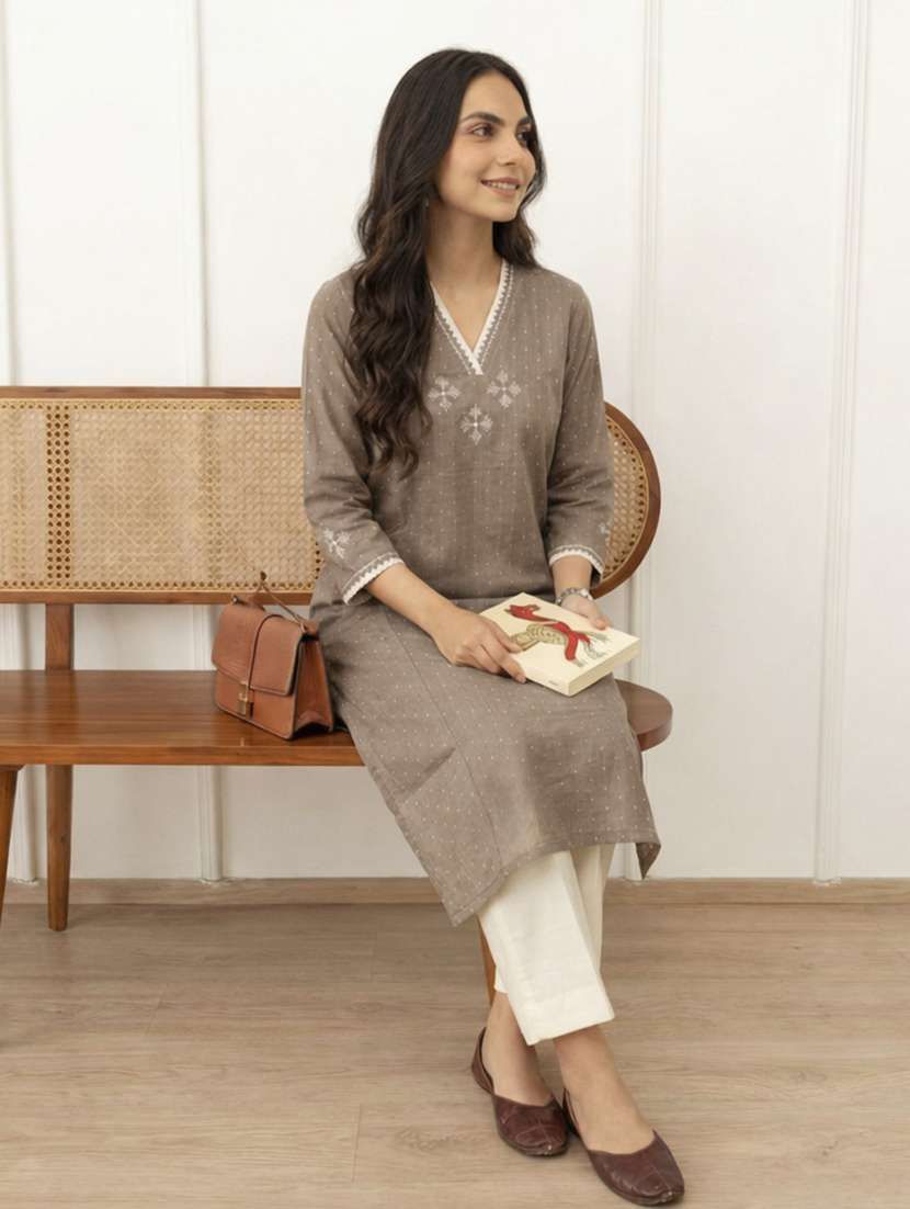 women self design three quarter sleeve straight kurta