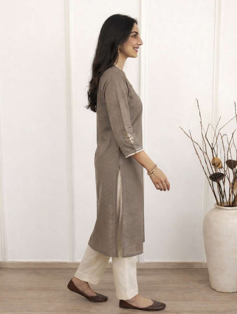 women self design three quarter sleeve straight kurta - 22504942 -  Standard Image - 4