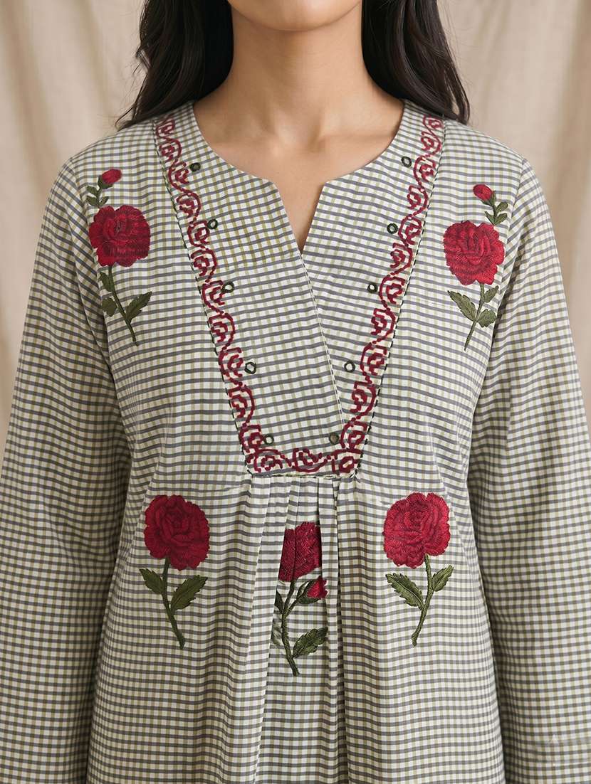 women checkered notch neck kurta and palazzo set - 22504953 -  Standard Image - 1
