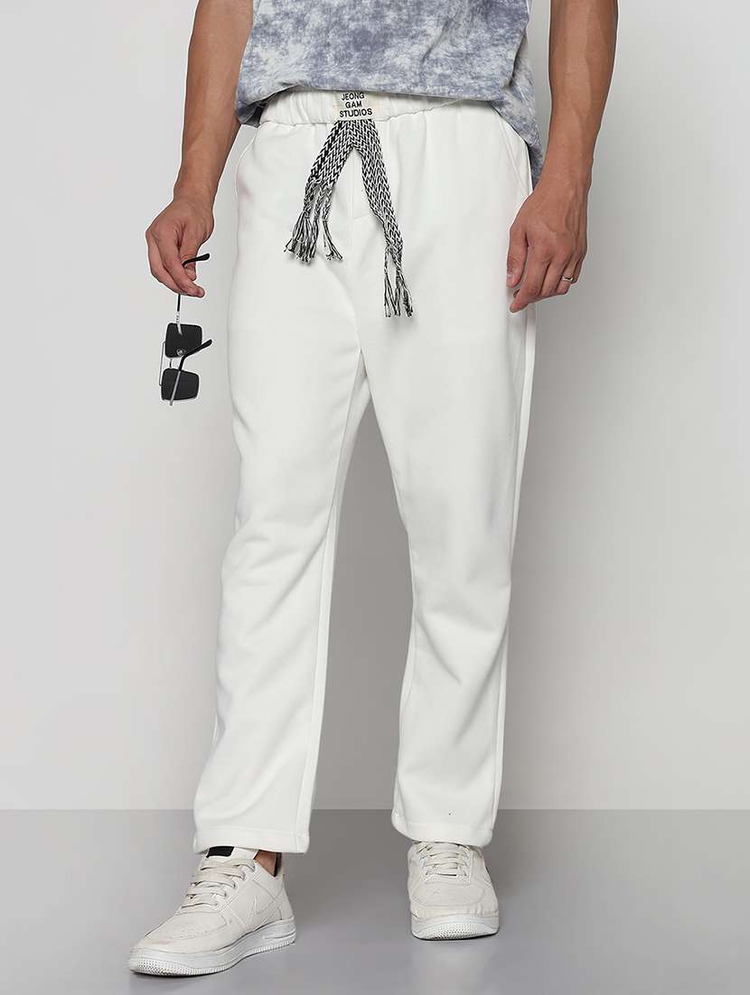 men solid low rise flat front casual trouser