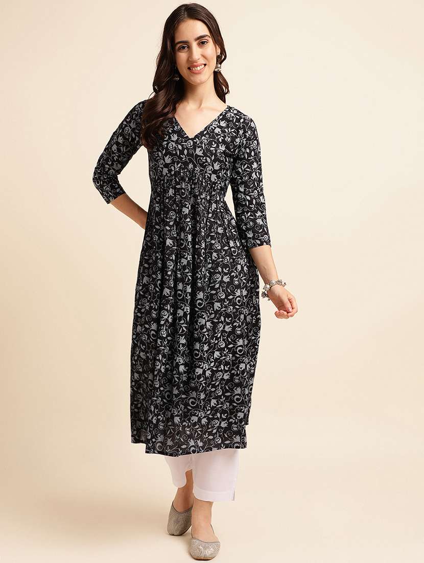 women printed v neck flared kurta