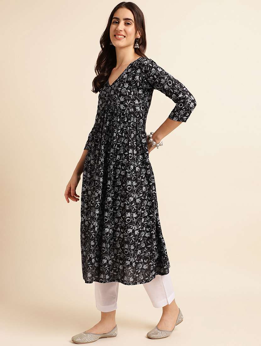 women printed v neck flared kurta - 22505245 -  Standard Image - 4