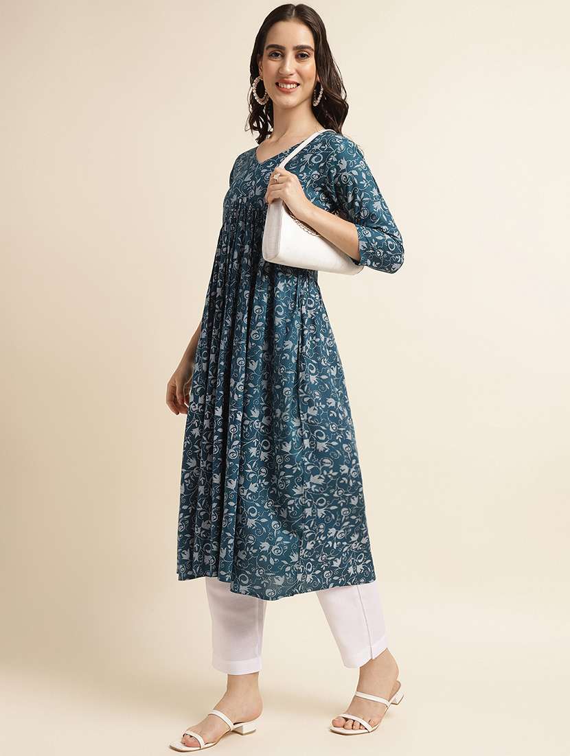 women printed v neck flared kurta
