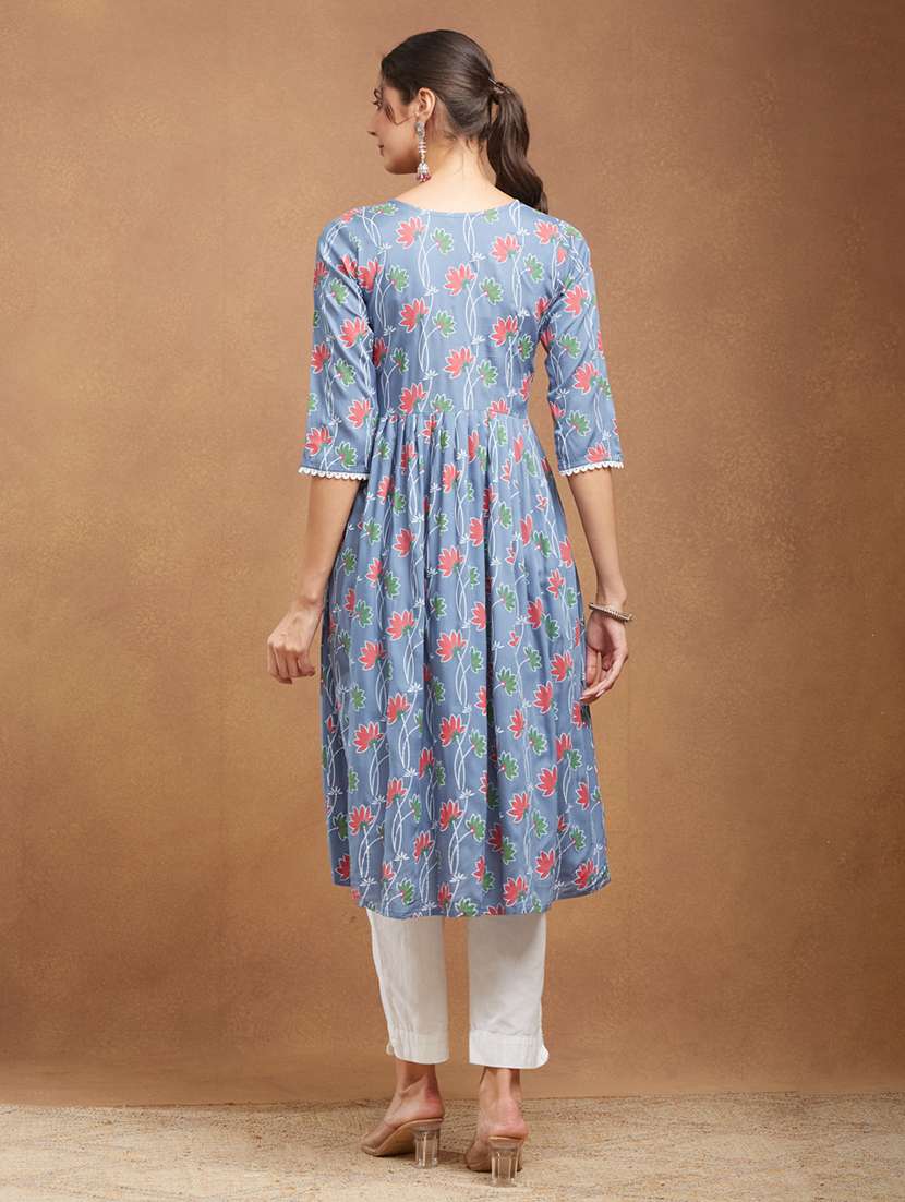 women printed v neck flared kurta - 22505253 -  Standard Image - 4