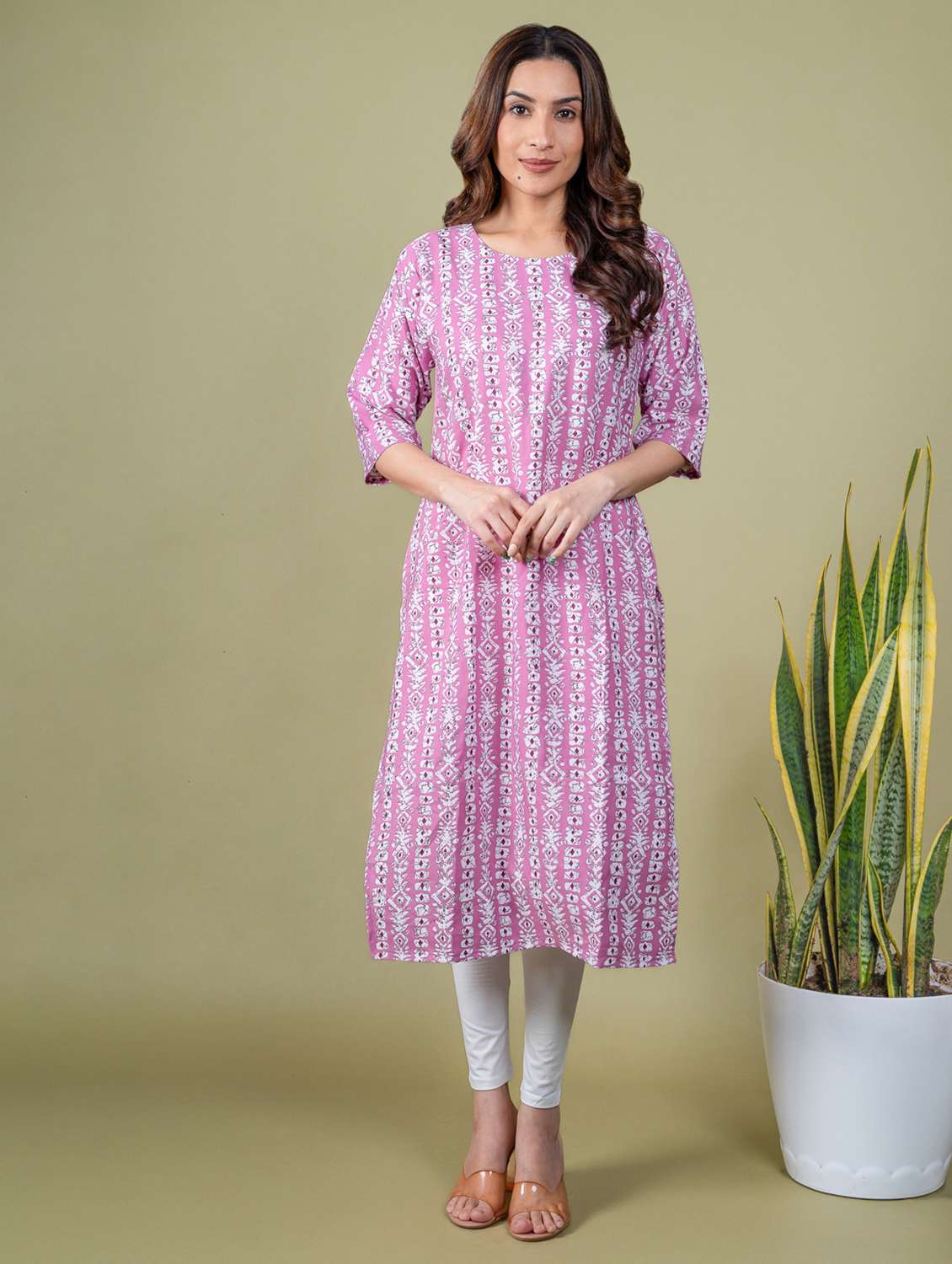 women printed round neck straight kurta - 22505363 -  Standard Image - 4
