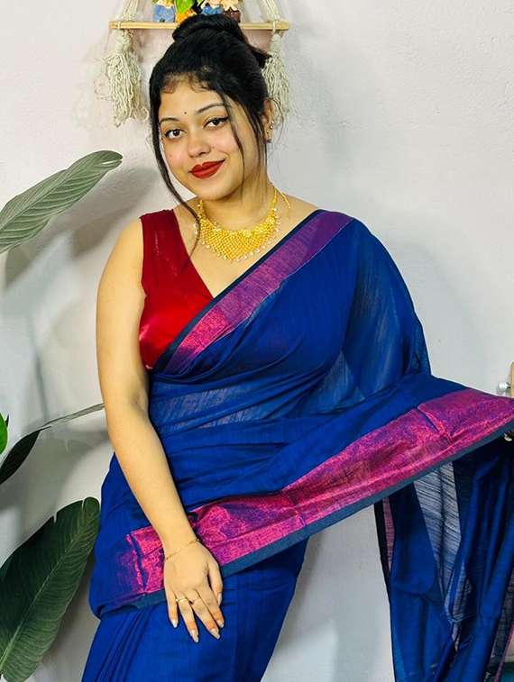 women solid with bordered saree with blouse - 22505414 -  Standard Image - 1