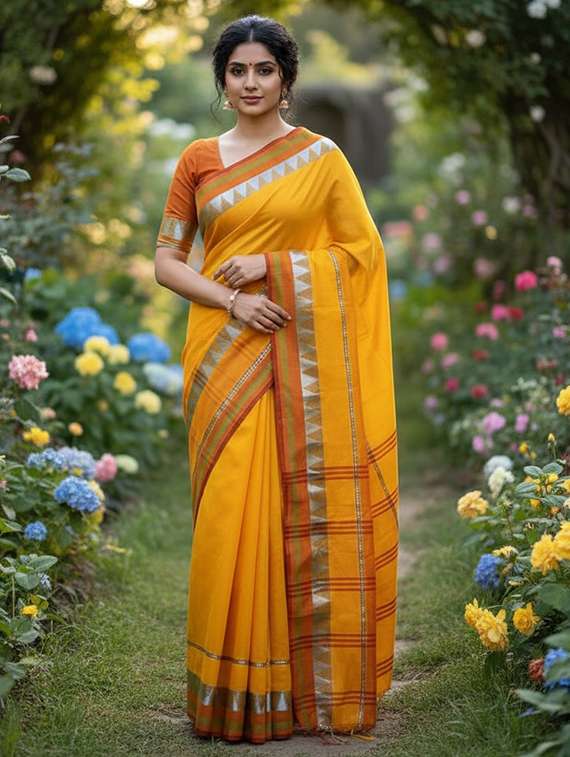 women self design handloom saree with blouse