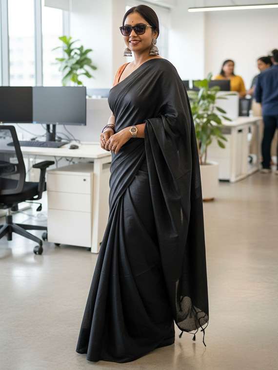 women solid handloom saree with blouse - 22505463 -  Standard Image - 1