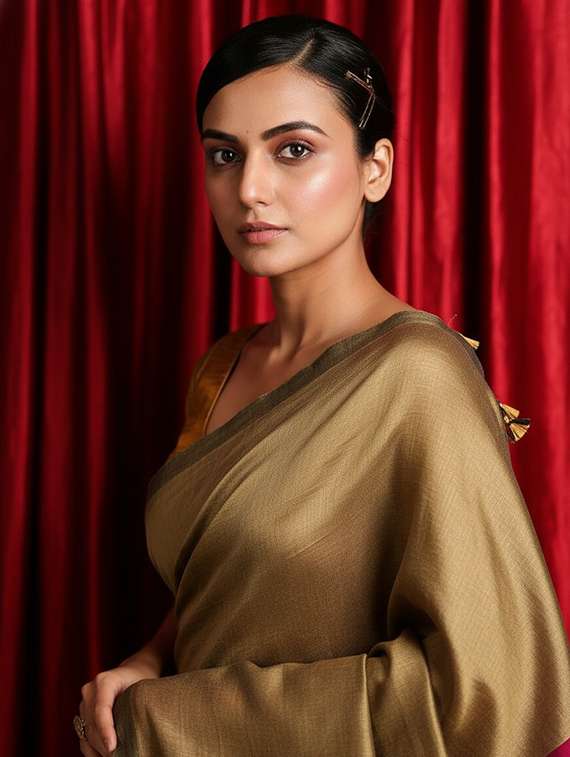 women solid handloom saree with blouse - 22505470 -  Standard Image - 1