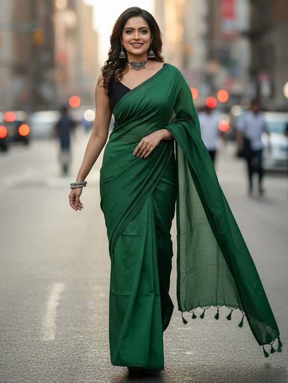 women solid handloom saree with blouse