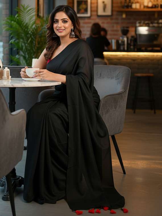 women solid handloom saree with blouse - 22505569 -  Standard Image - 4