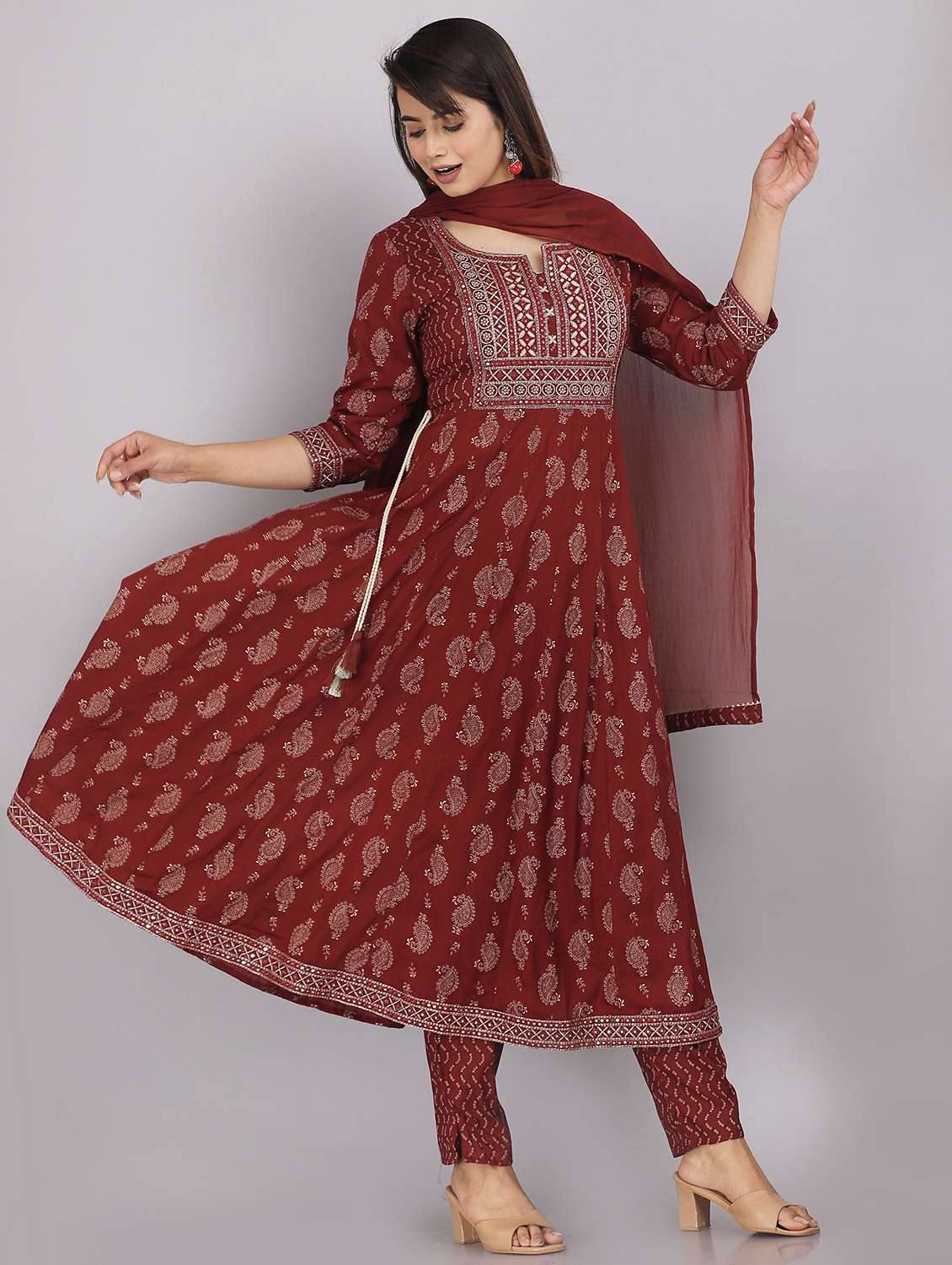 women printed three quarter sleeve kurta pant with dupatta set