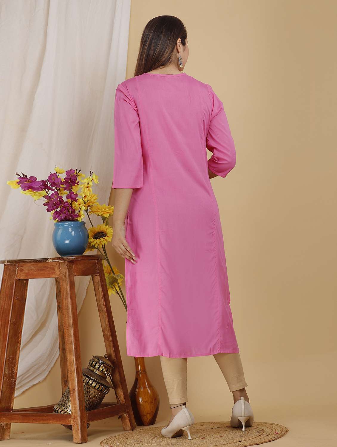 women embroidered three quarter sleeve straight kurta - 22506107 -  Standard Image - 4
