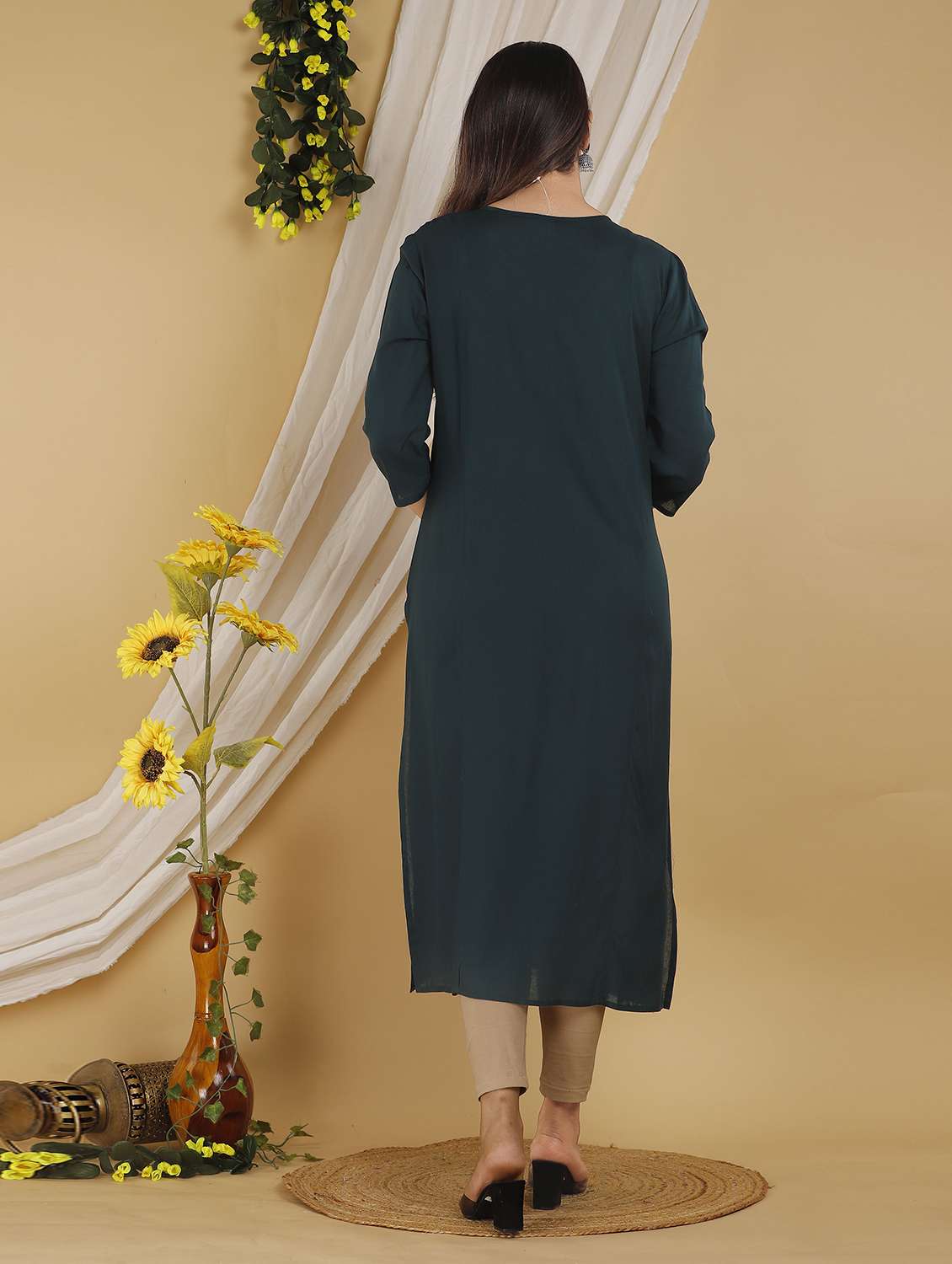 women embroidered three quarter sleeve straight kurta - 22506153 -  Standard Image - 4