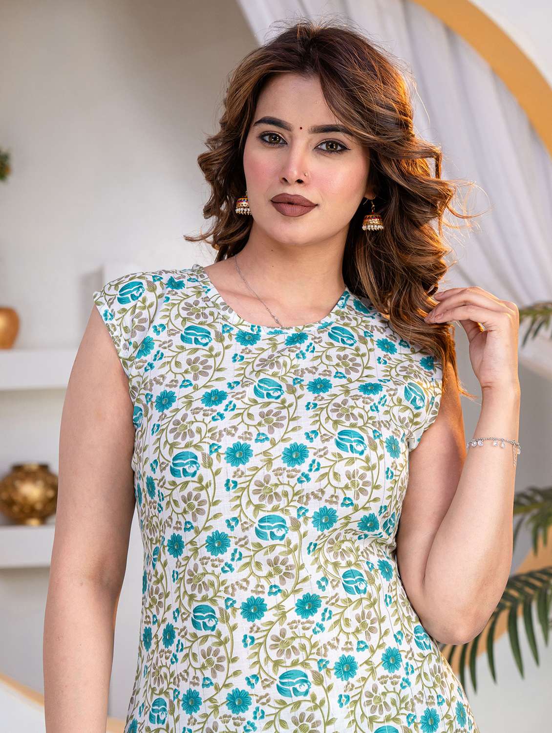 women printed sleeveless kurta pant set - 22507500 -  Standard Image - 1