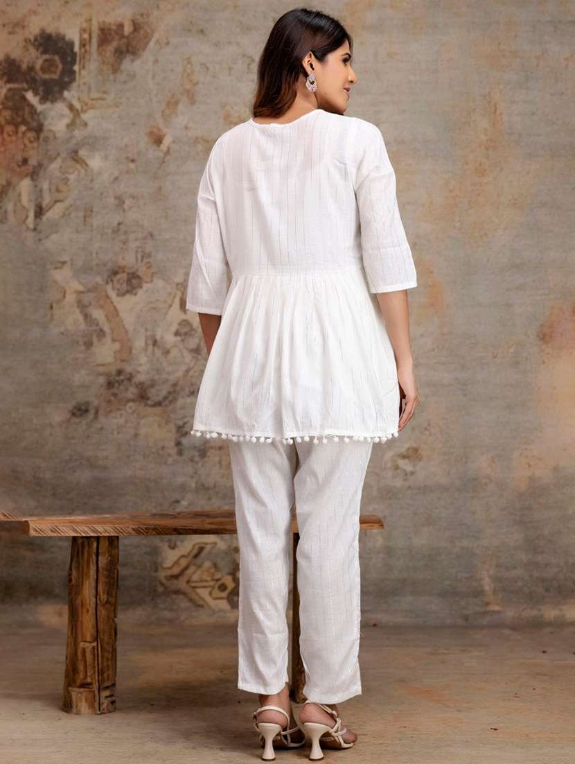 women self design round neck co-ord set - 22507547 -  Standard Image - 4