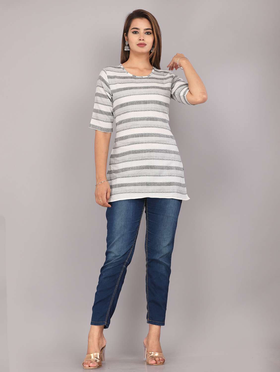 Women Printed Round Neck Regular Top - 22507564 -  Standard Image - 4