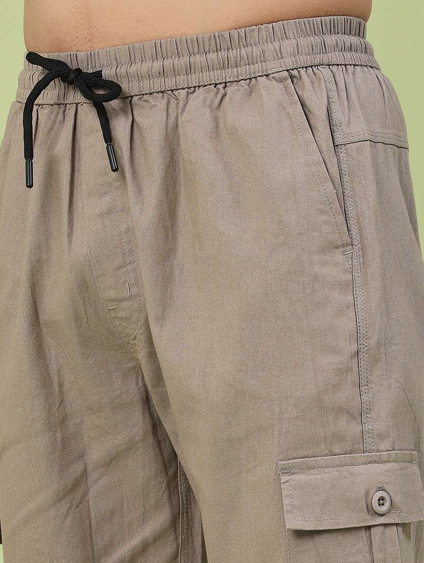 men solid mid rise regular fit cargo  - 22510660 -  Standard Image - 1