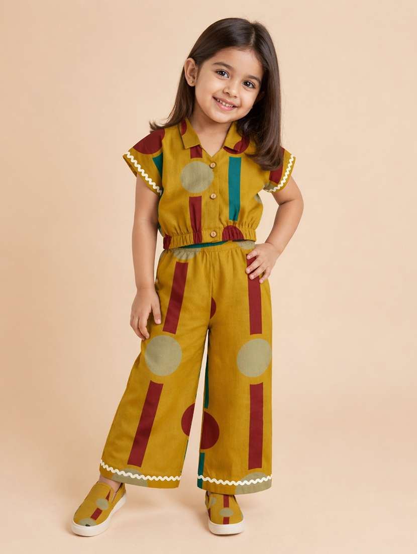 girls printed short sleeves shirt and trouser co-ord set