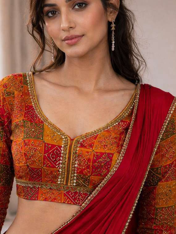 women solid with embellished bordered saree with blouse - 22511414 -  Standard Image - 1