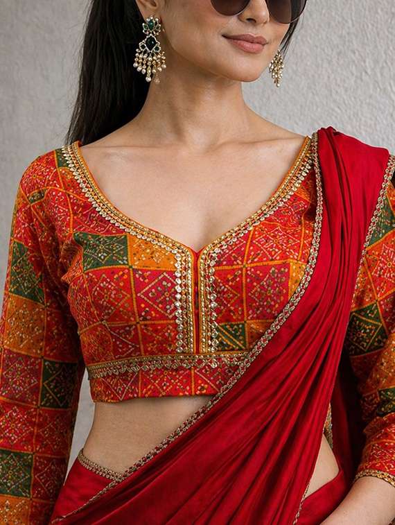 women solid with embellished bordered saree with blouse - 22511439 -  Standard Image - 1